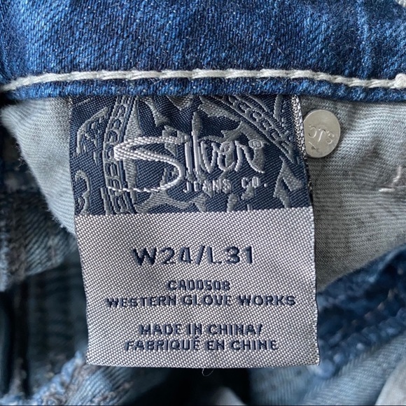 I’m selling my silver jeans willing to exchange for a size 26.. - Picture 4 of 6